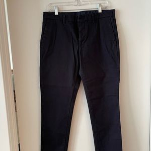 NWOT Uniqlo Men’s Khaki Pant 32x30 Dark Navy